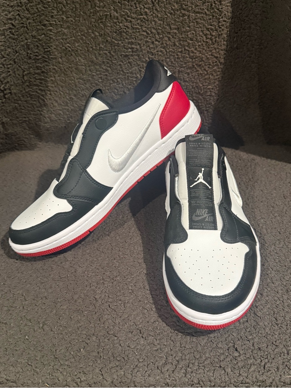 Nike Low-Top Sneakers in White, Black & Red